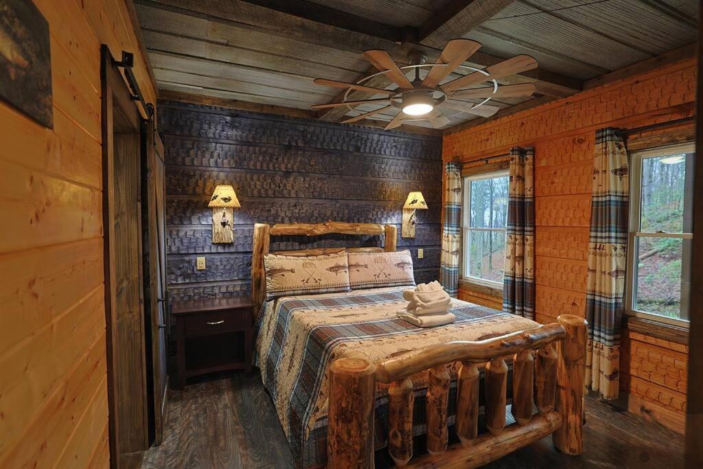 Rustic Modern Cabin With Hot Tub Near Rafting And Great Smokey Mountains Bryson City Bagian luar foto
