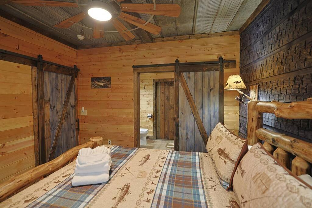 Rustic Modern Cabin With Hot Tub Near Rafting And Great Smokey Mountains Bryson City Bagian luar foto