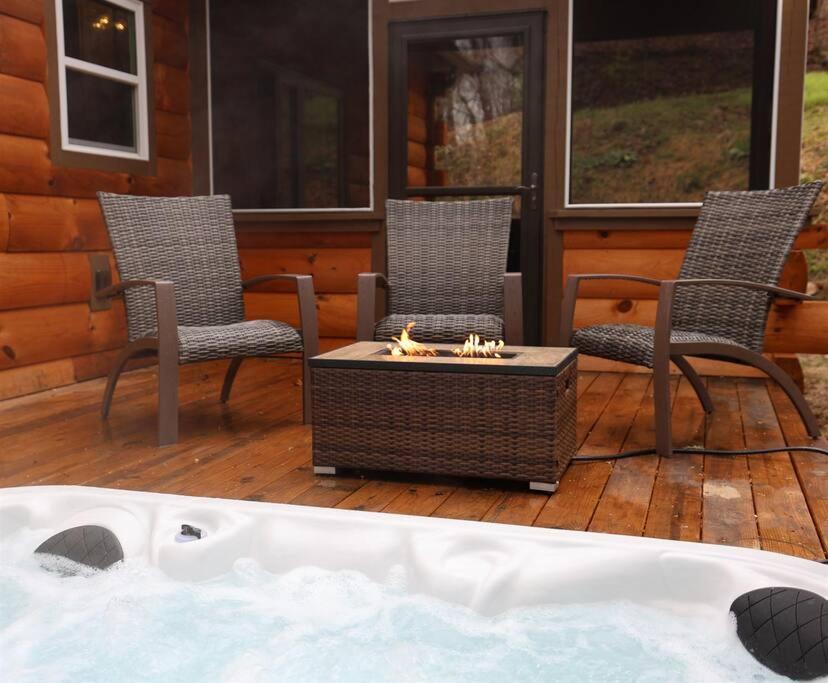 Rustic Modern Cabin With Hot Tub Near Rafting And Great Smokey Mountains Bryson City Bagian luar foto